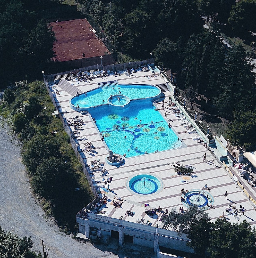 Belvedere Resort Hotels 46/62