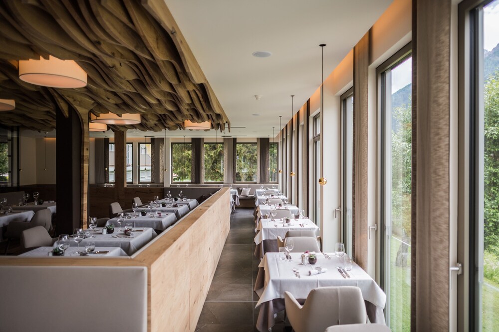 Park Hotel Bellevue 56/64