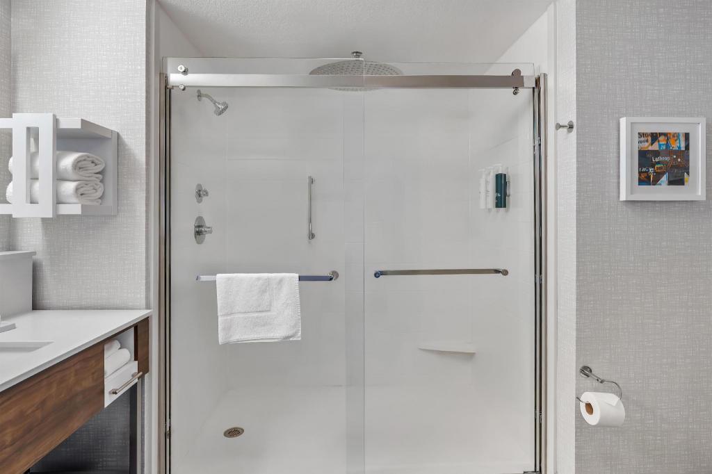 جناح بسرير كينج مع أريكة، Hampton Inn and Suites Lathrop 4/4