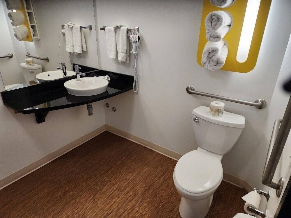 Motel6 Moosomin, SK 32/37