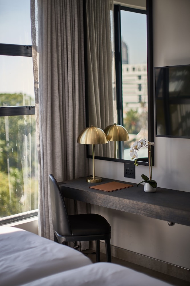 The Catalyst Hotel 11/42
