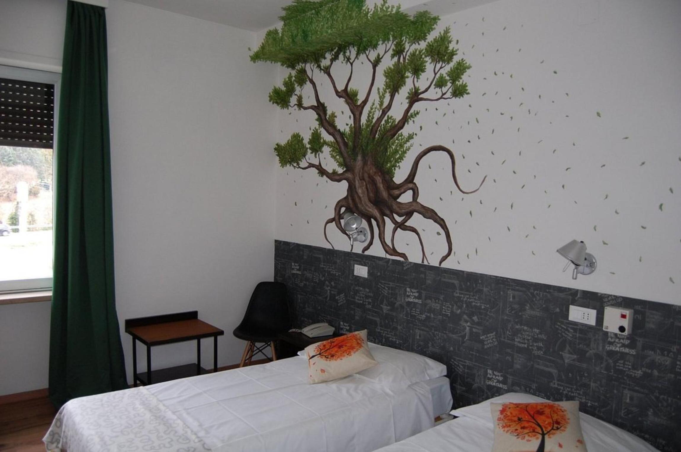 Art, Double or Twin Bed, Street View