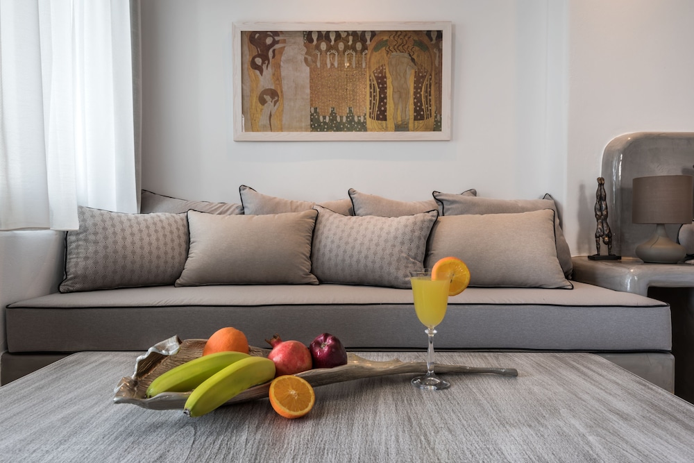 Elements Of Caldera Suites 30/50