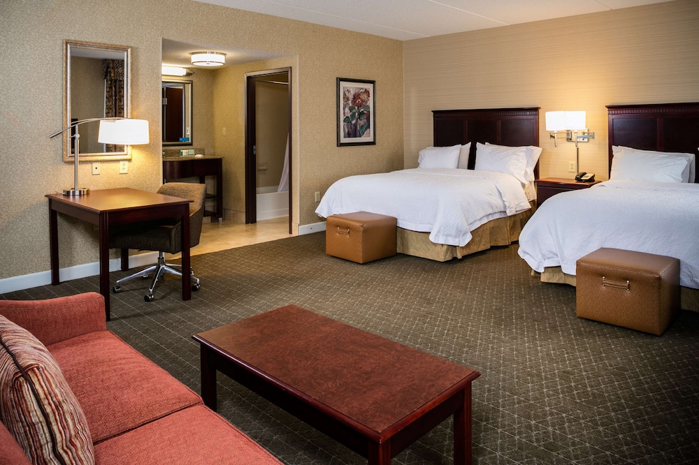 Hampton Inn & Suites Toledo-Perrysburg 29/50