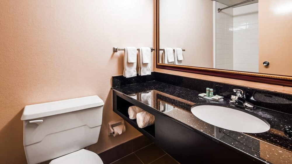 Best Western Bradbury Inn & Suites 9/26