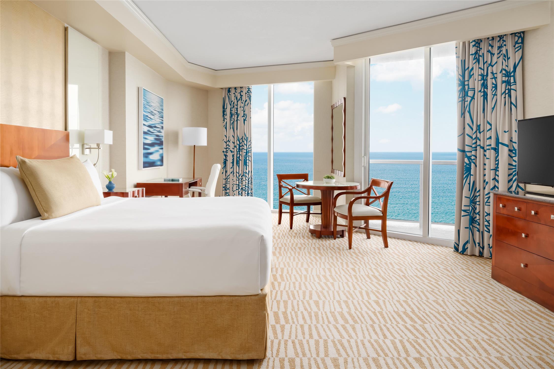 Trump International Beach Resort 28/116