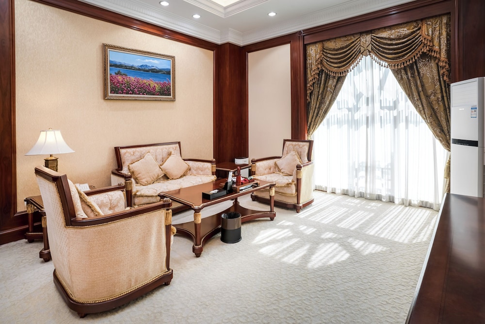 Gladden Hotel Jiangmen 41/61