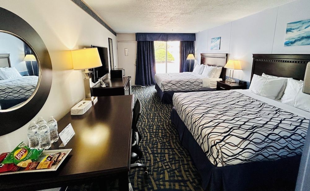 Hospitality Inn & Suites 18/37