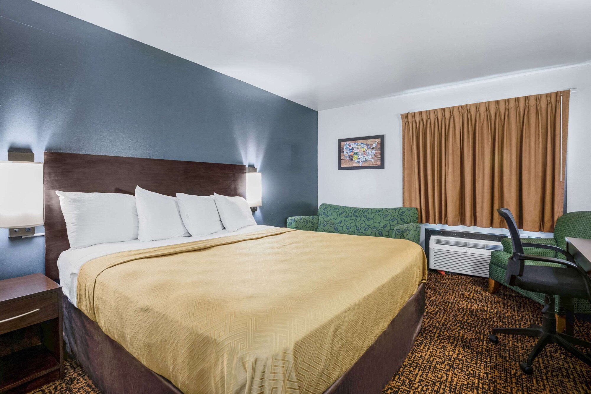 ROOM, KING BED