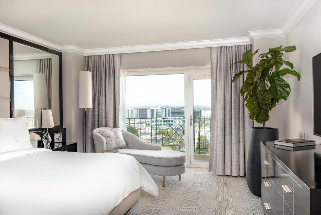 Grand, Doheny, Suite, King Bed