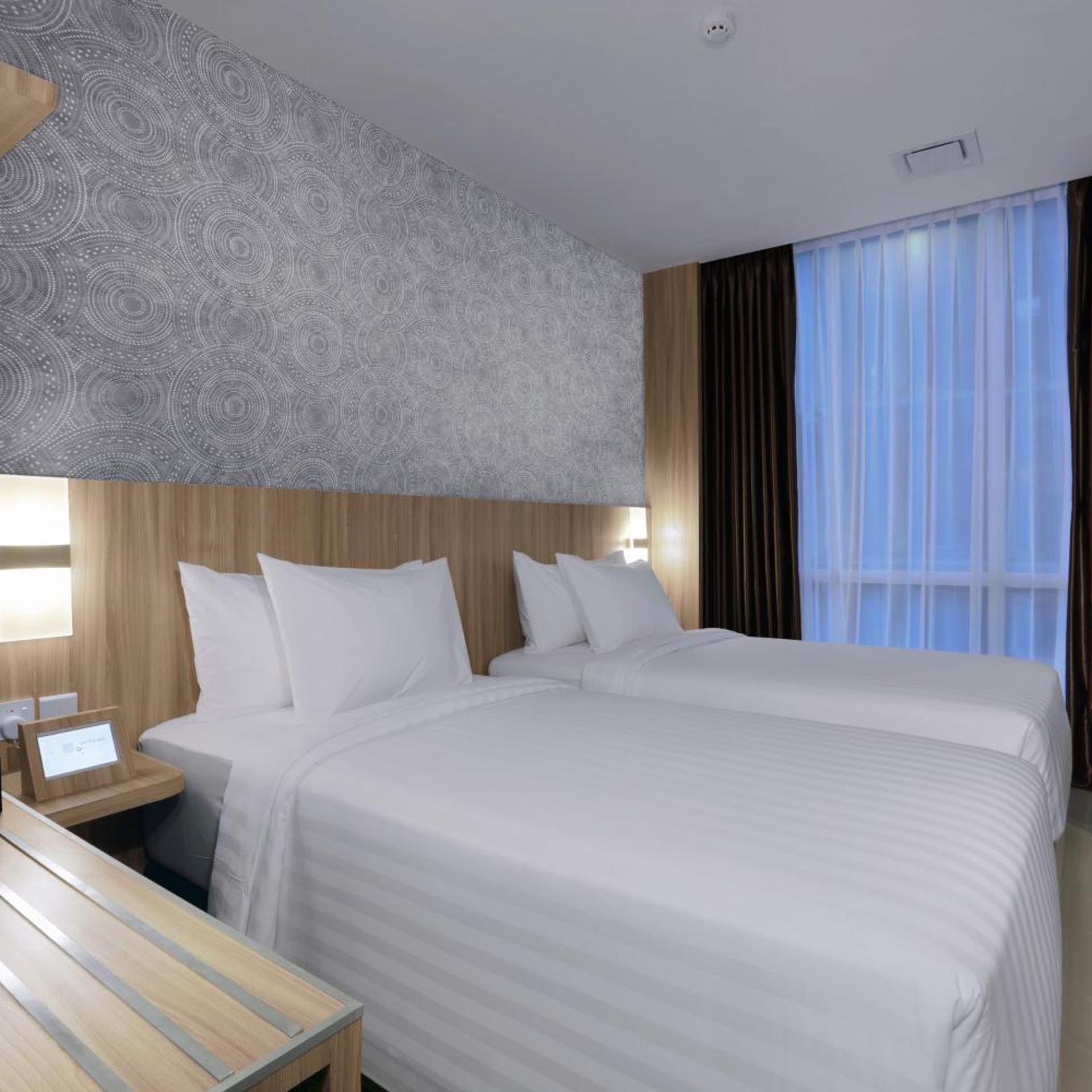 SUPERIOR, DOUBLE OR TWIN BED
