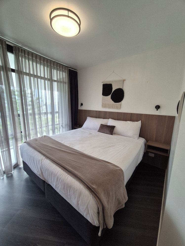 1 BEDROOM, APARTMENT