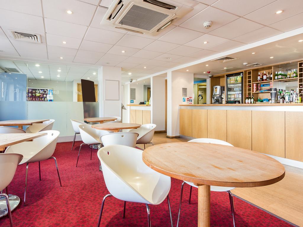 Travelodge Caterham Whyteleafe 20/24
