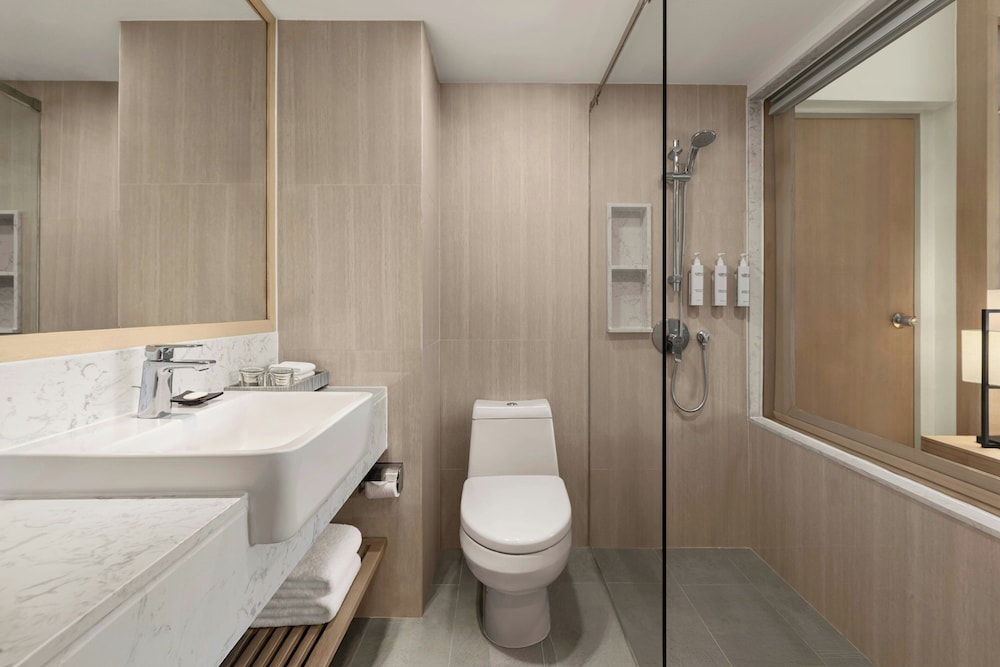 Courtyard by Marriot Phuket Patong Beach 64/65