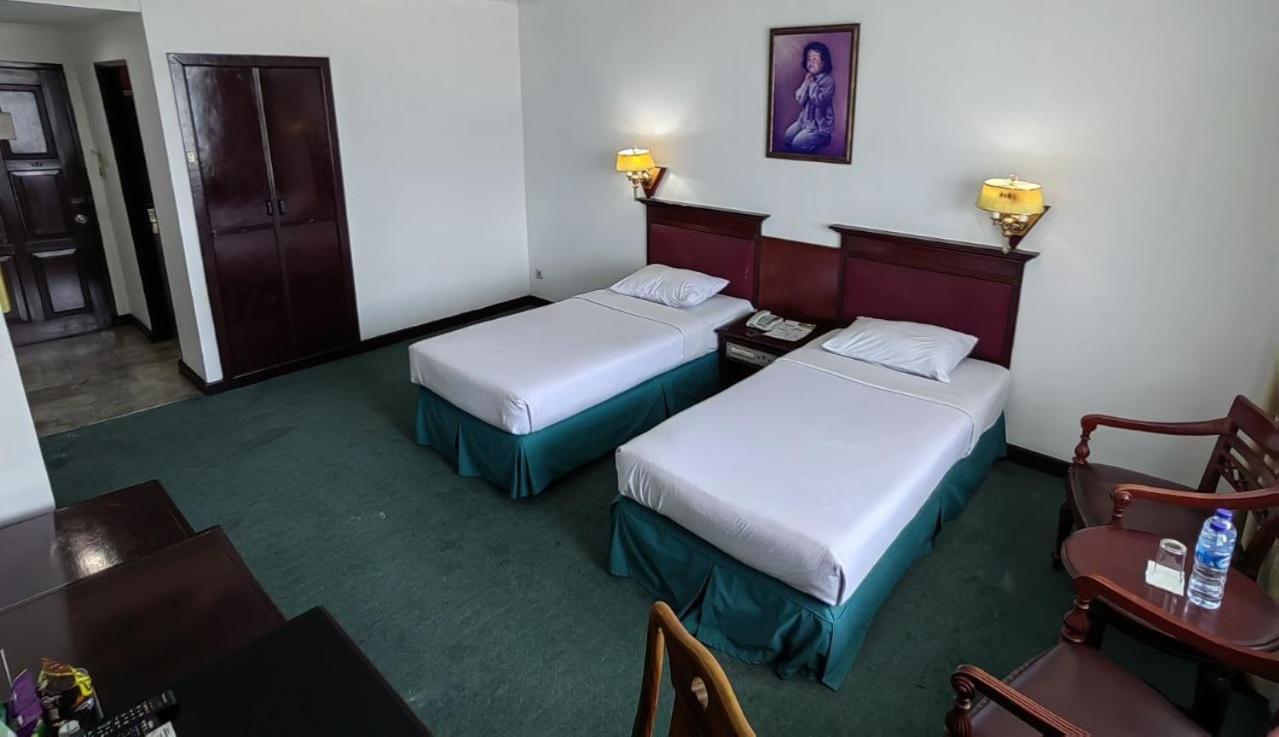 Room, Double or Twin Bed