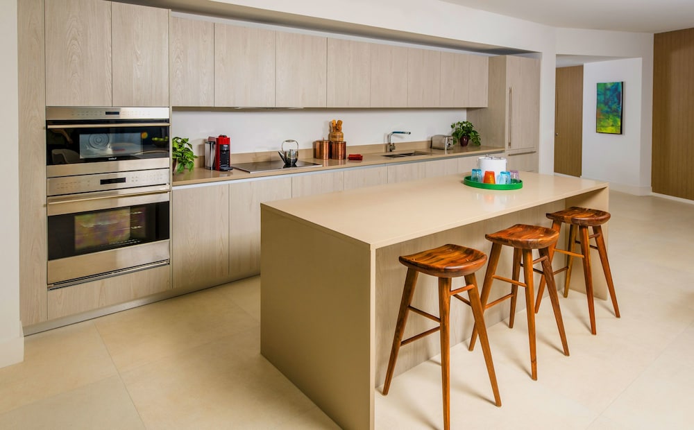 H Beach Resort Rentals 9/49