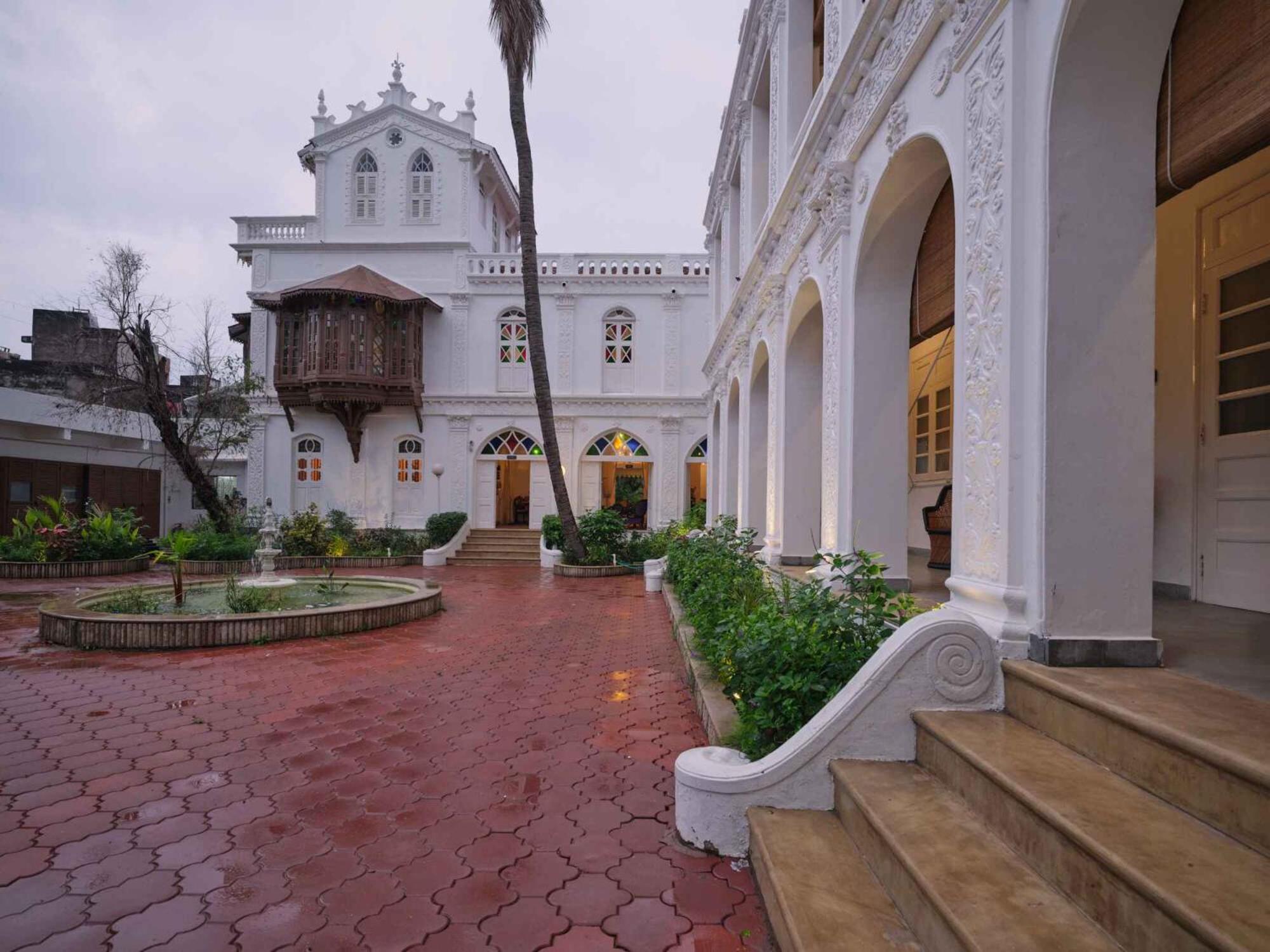 JuSTa Luxe Diwan's Bungalow Ahmedabad 32/36