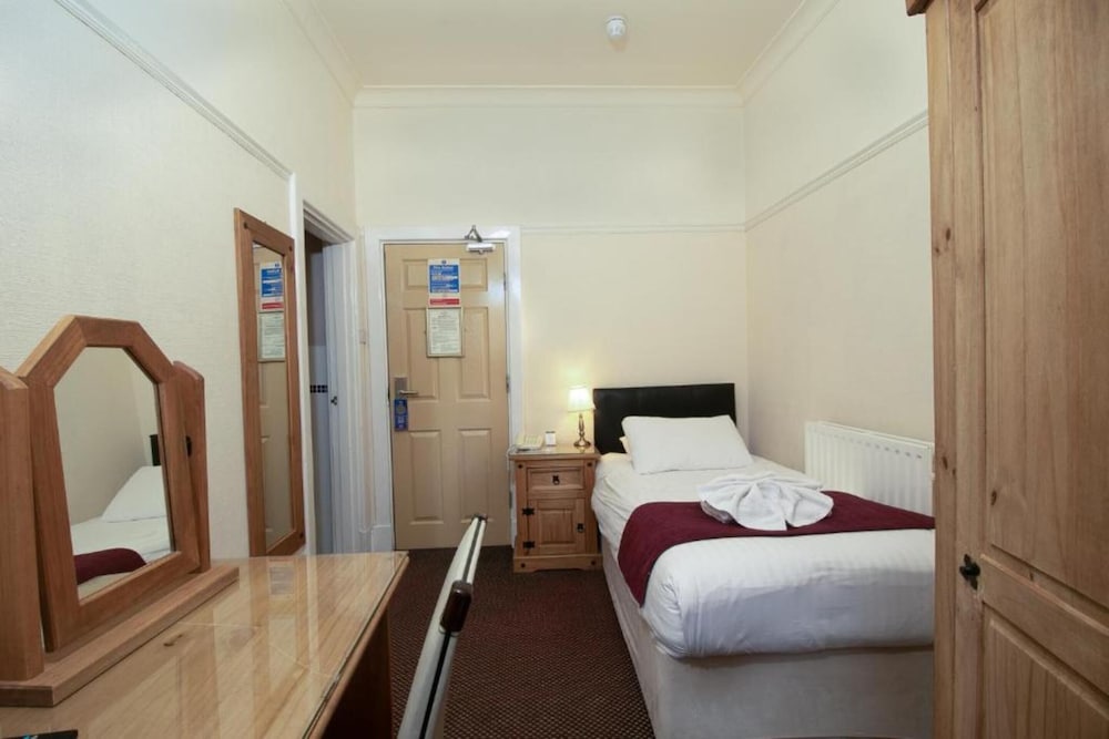 Skegness OYO Royal Hotel 23/60