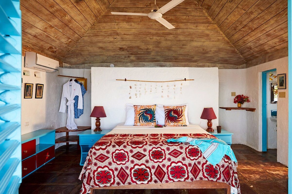 Deluxe, Bungalow, King Bed, Ocean Front