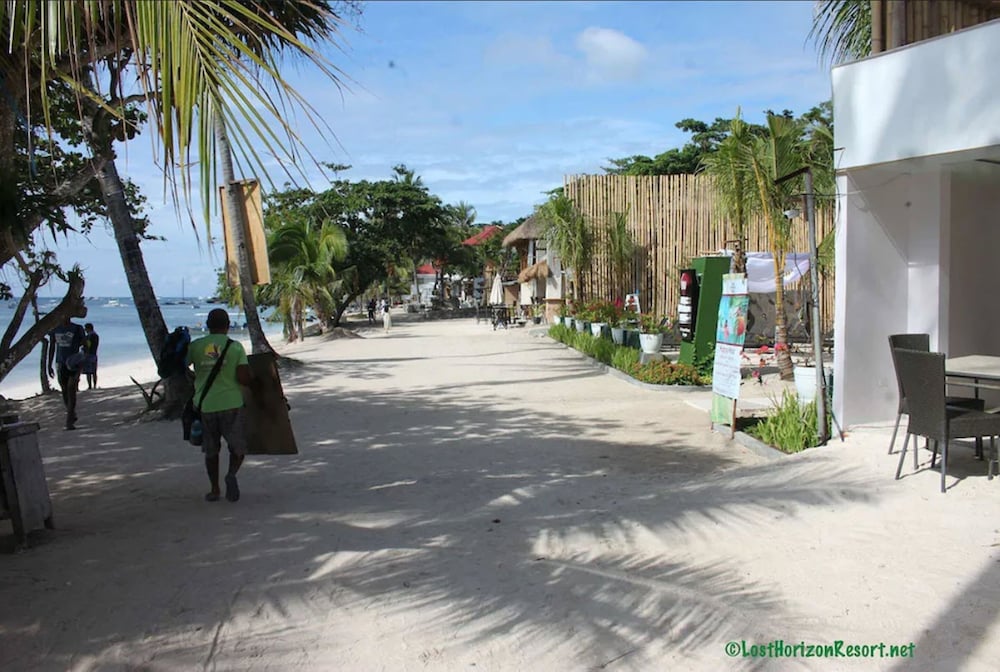 Lost Horizon Beach Dive Resort 49/64