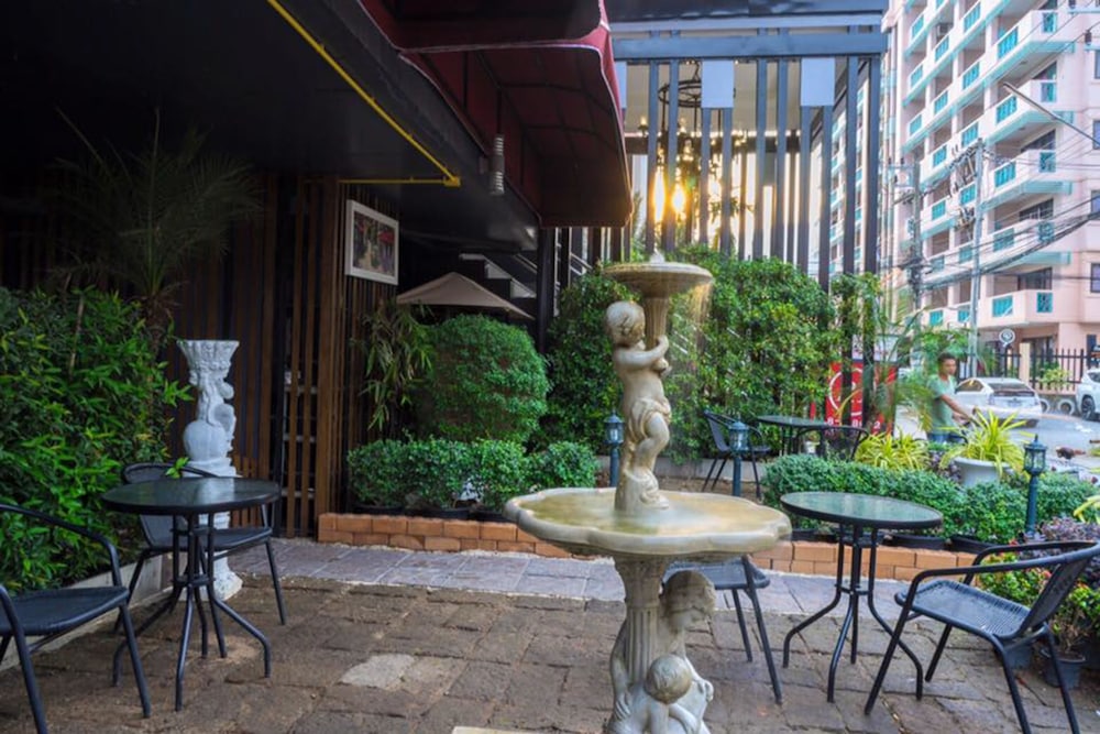 R1 Nimman Hotel Chiangmai 42/47