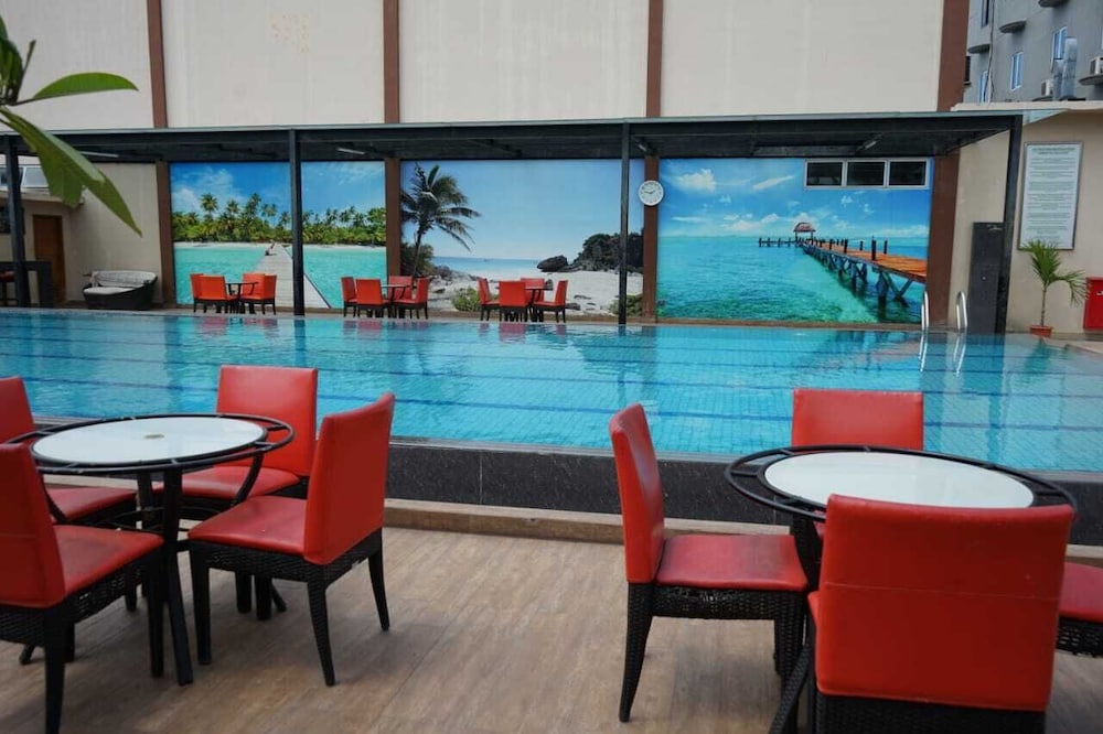 MaxOne Hotel Dumai 50/55
