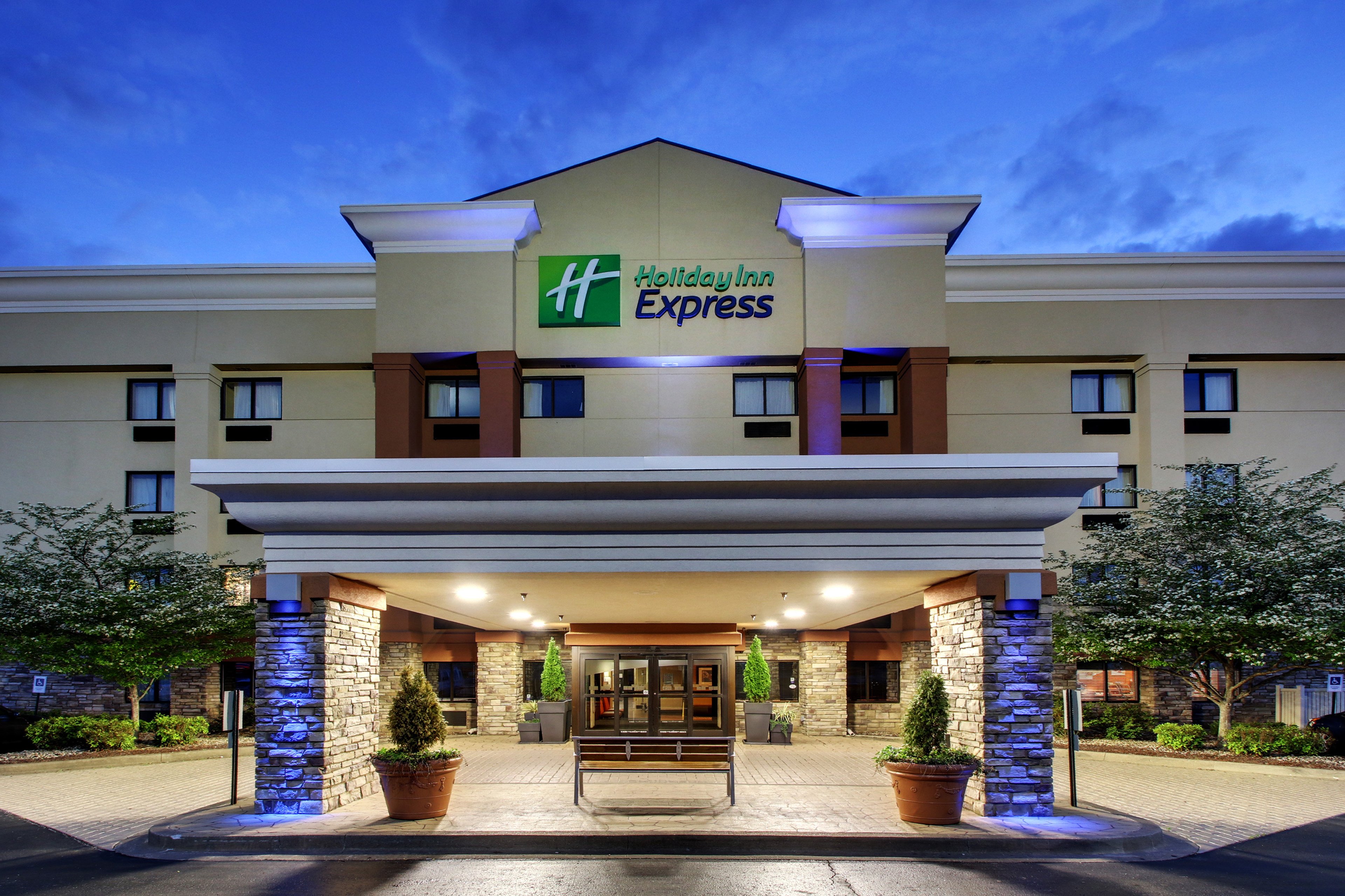 Holiday Inn Express Fort Campbell-Oak Grove 4/48