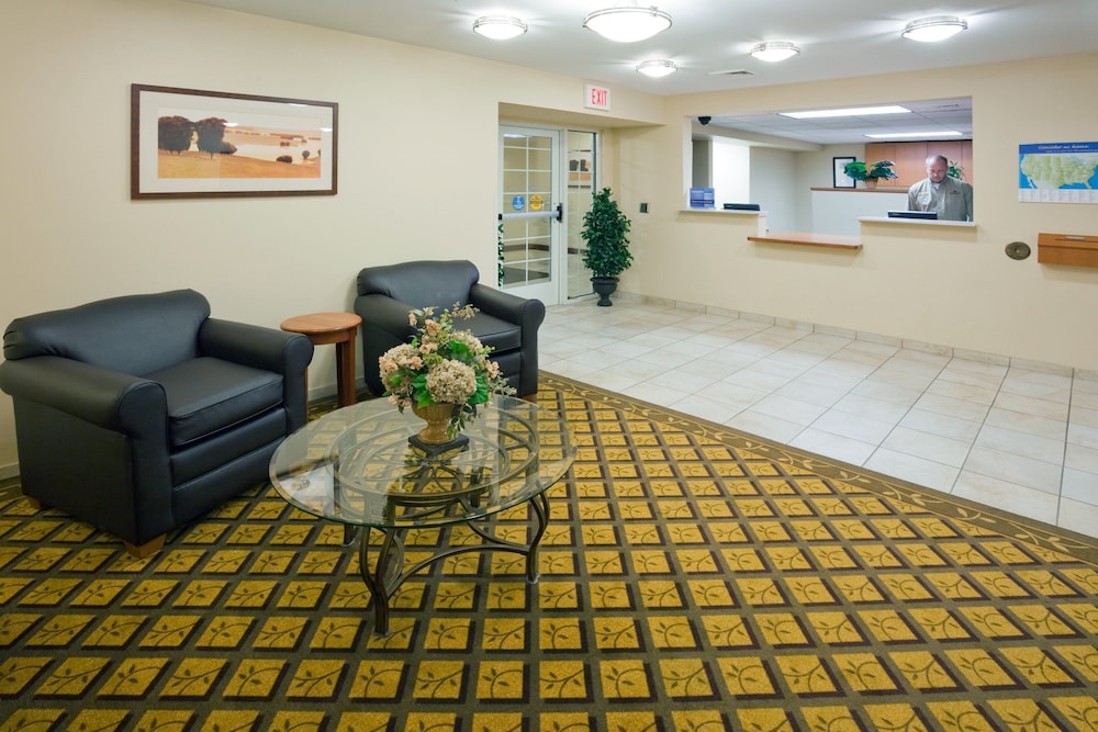 Candlewood Suites Milwaukee Brown Deer 20/29