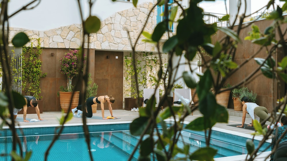 LIV & Co Suites & Villas 36/37
