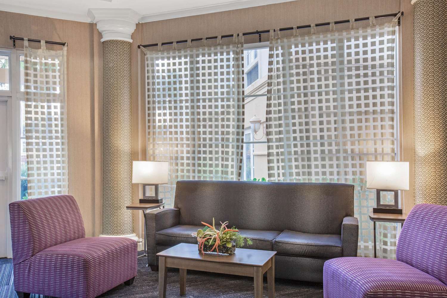 La Quinta Inn and Suites by Wyndham Miami Airport West 36/60