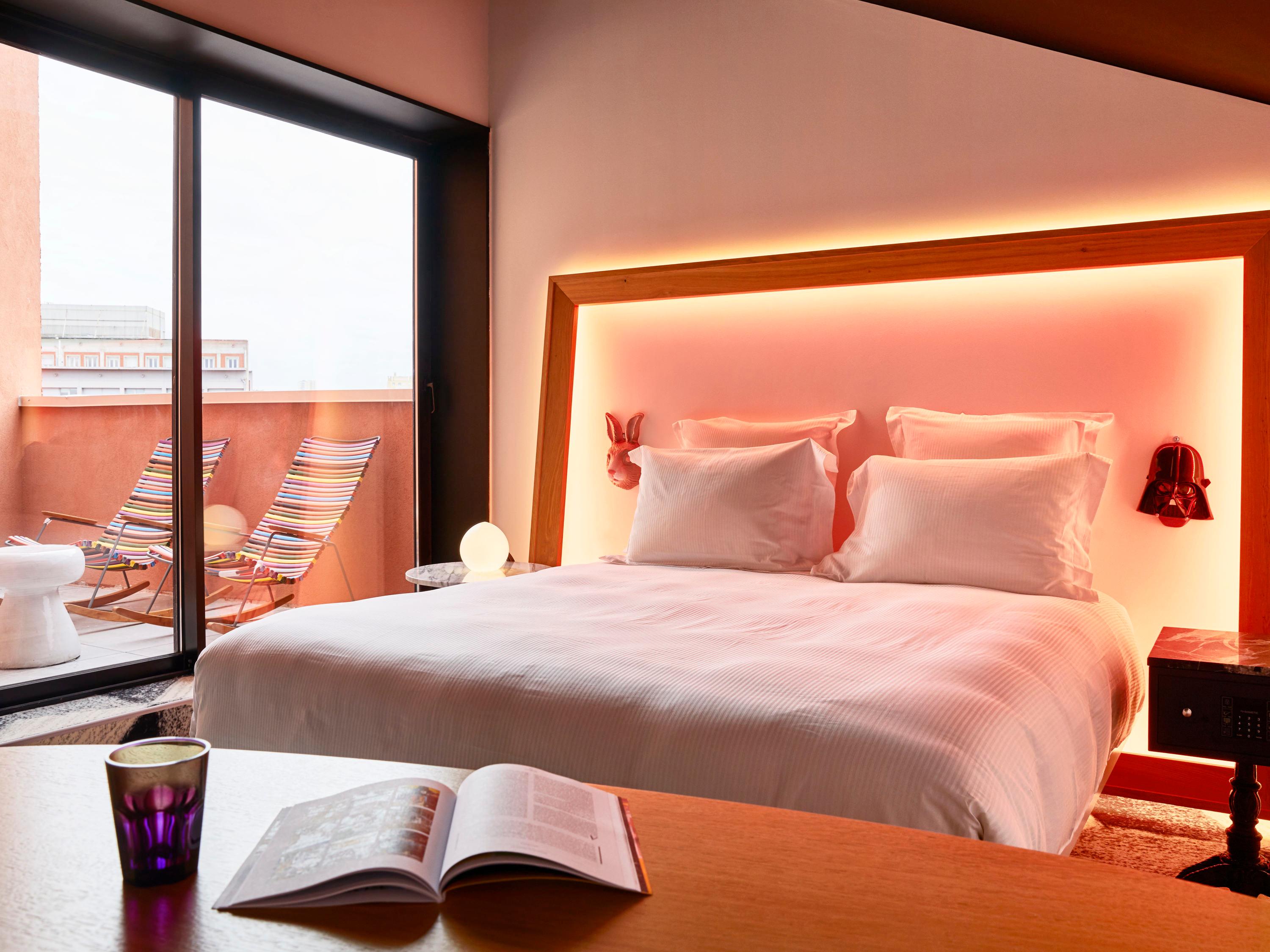 Standard, Twin Beds