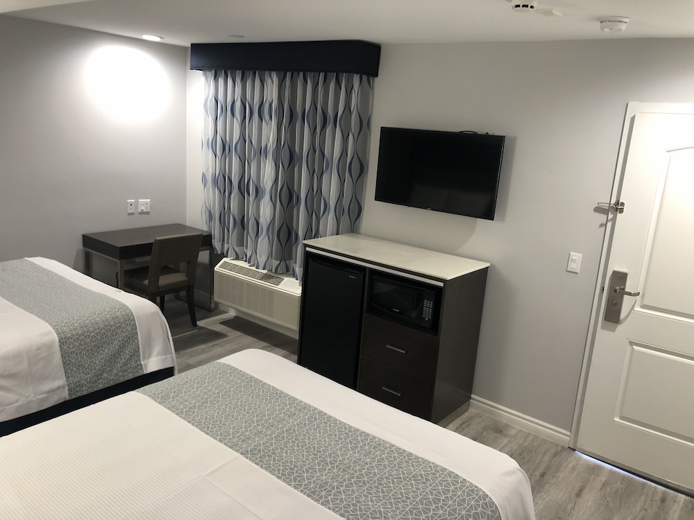 Travelodge Inn Suites By Wyndham West Covina 11/36