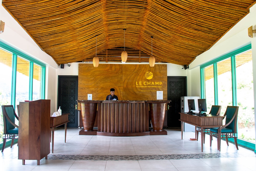 Lobby at Le Champ Tu Le, Van Chan