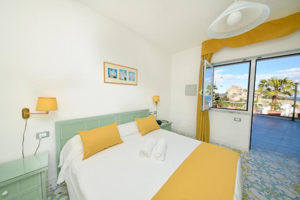 Room, Double Bed, Sea View