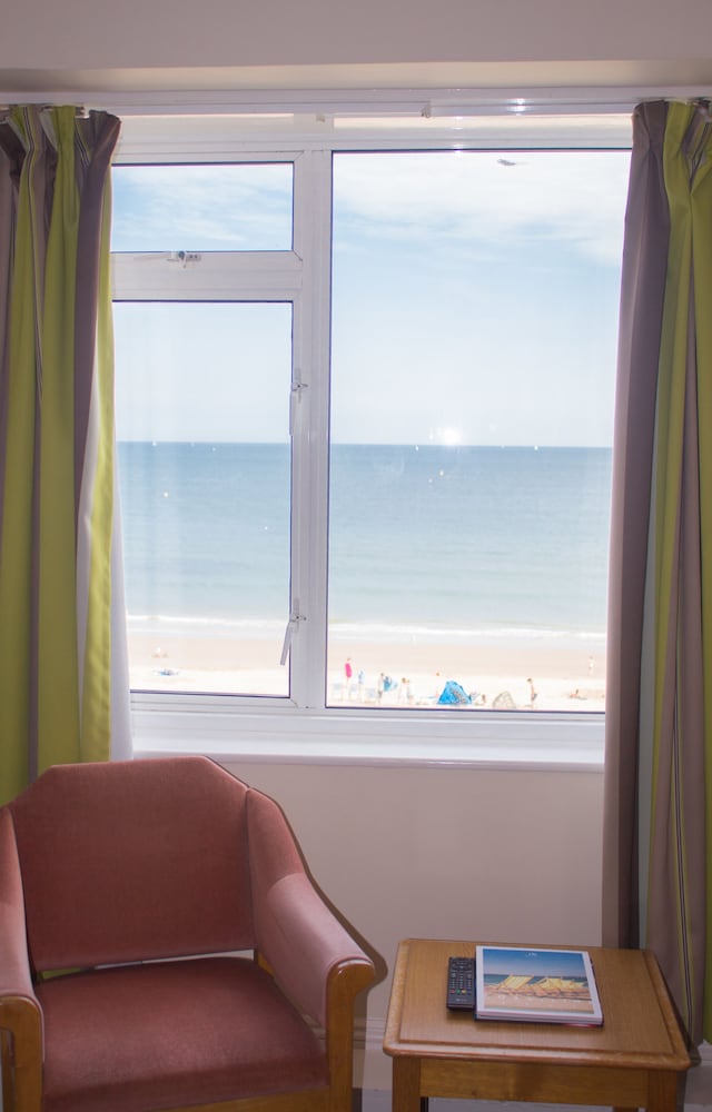 Sandbanks Hotel 42/61