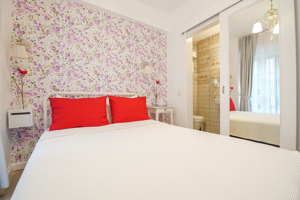 Gelincik Hotel 3/20