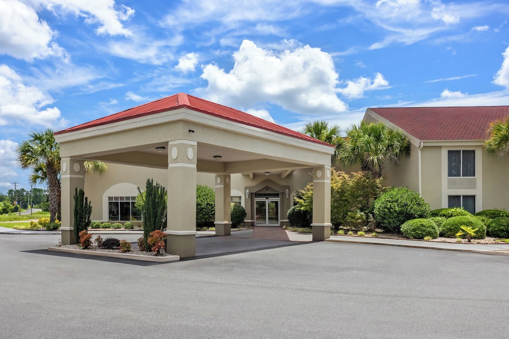 Comfort Inn & Suites Walterboro I-95 5/63