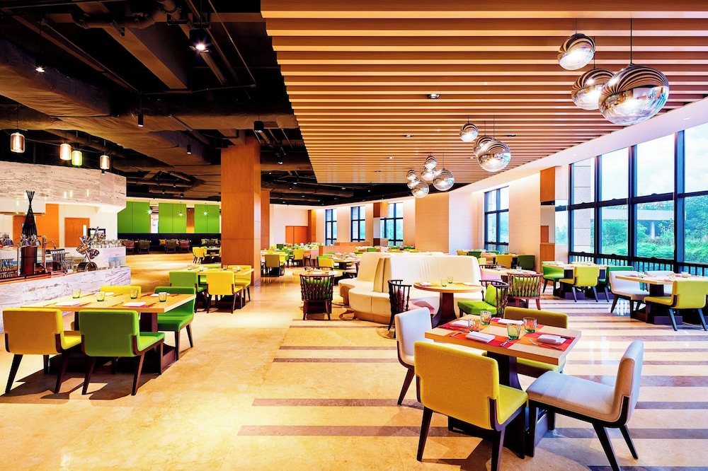 Aloft Dongguan Dynamic Town 33/48