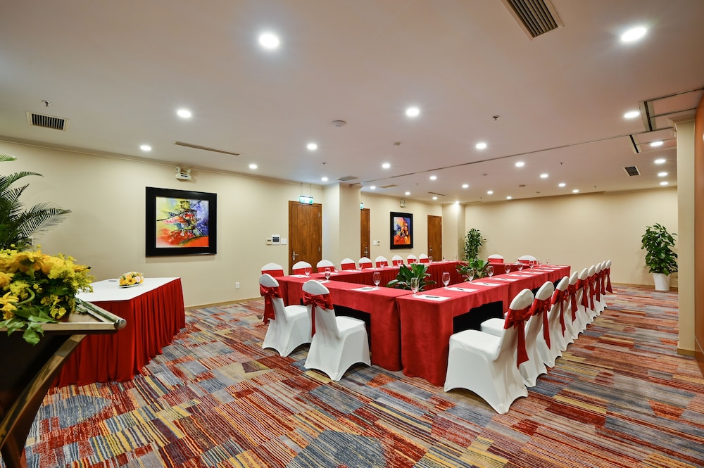 Muong Thanh Grand Saigon Centre Hotel 63/71