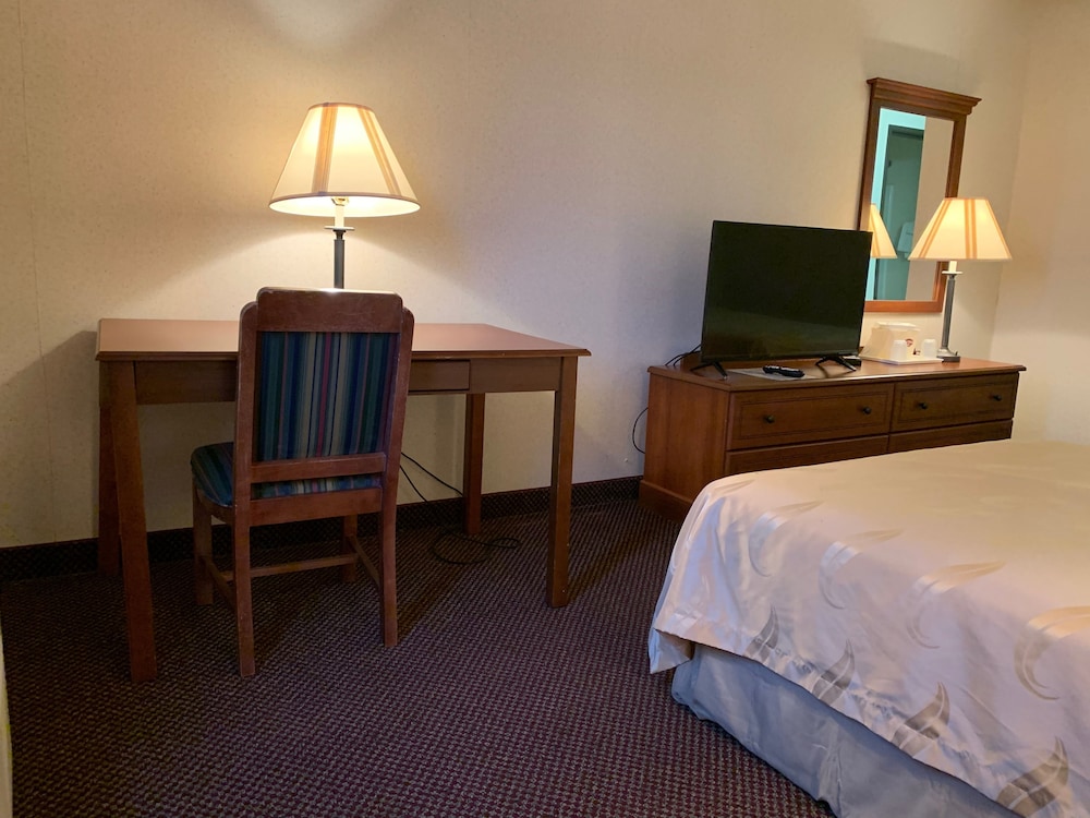 Country Hearth Inn Lomira Hotel 13/48