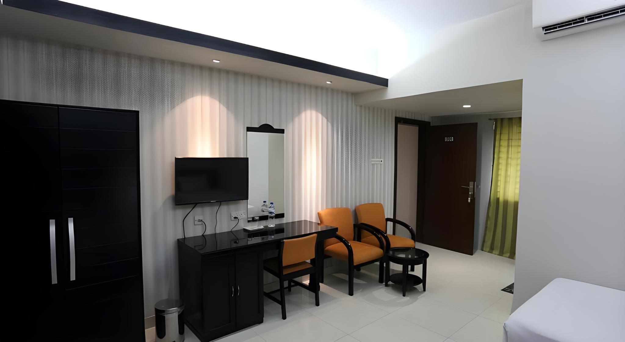 ORCHID BUSINESS HOTEL 30/36
