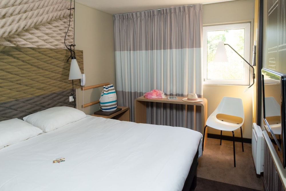 ibis Caen Porte d Angleterre 13/64