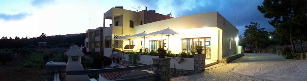 Miraluna Hotel 6/50