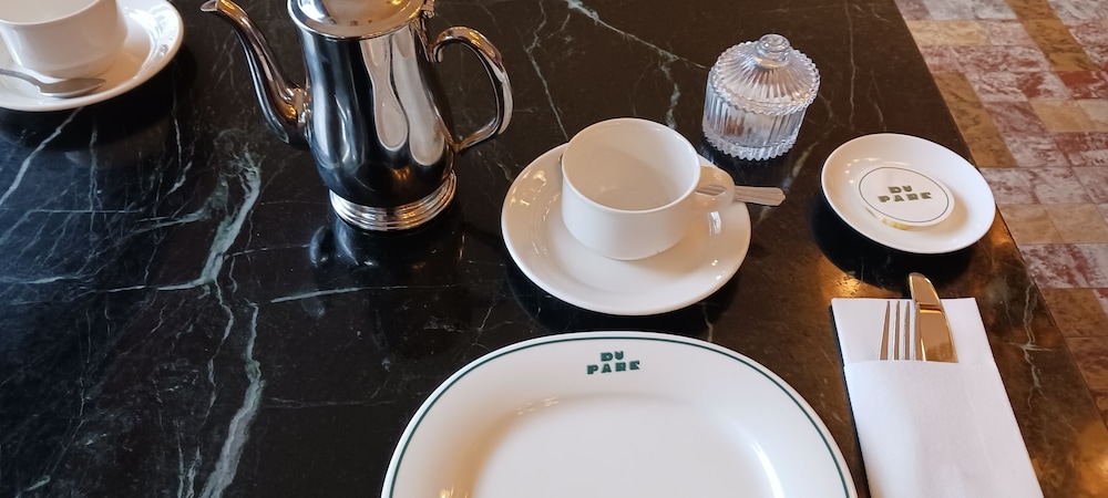 Hotel Du Parc 18/30