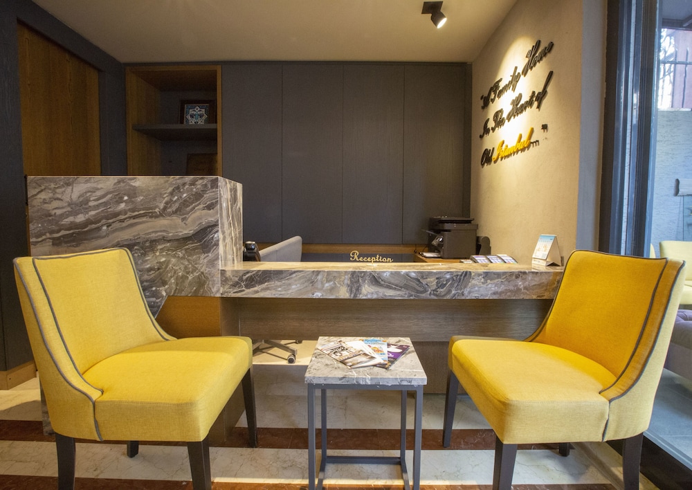 Hotel Seraglio 49/70
