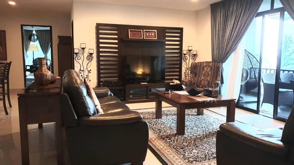 Samsuria Beach Resort & Residence 37/52