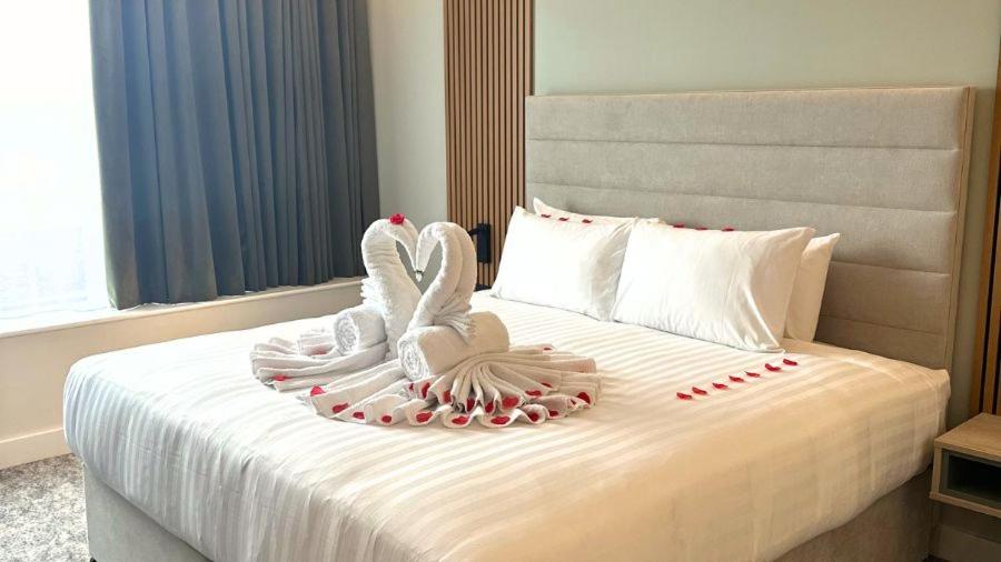 Executive, Suite