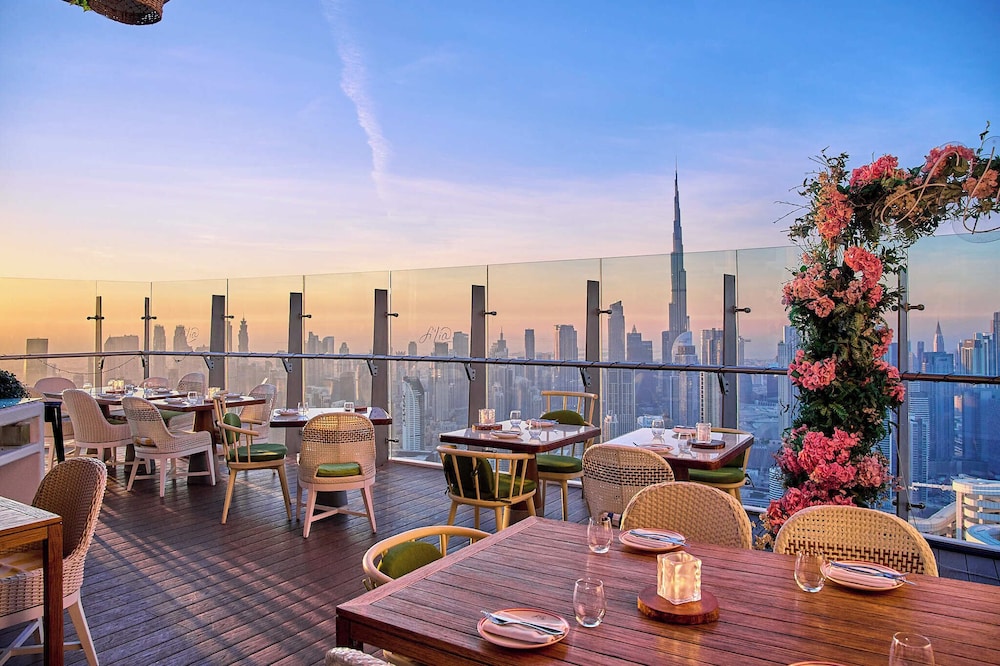 SLS Dubai Hotel and Residences 54/75