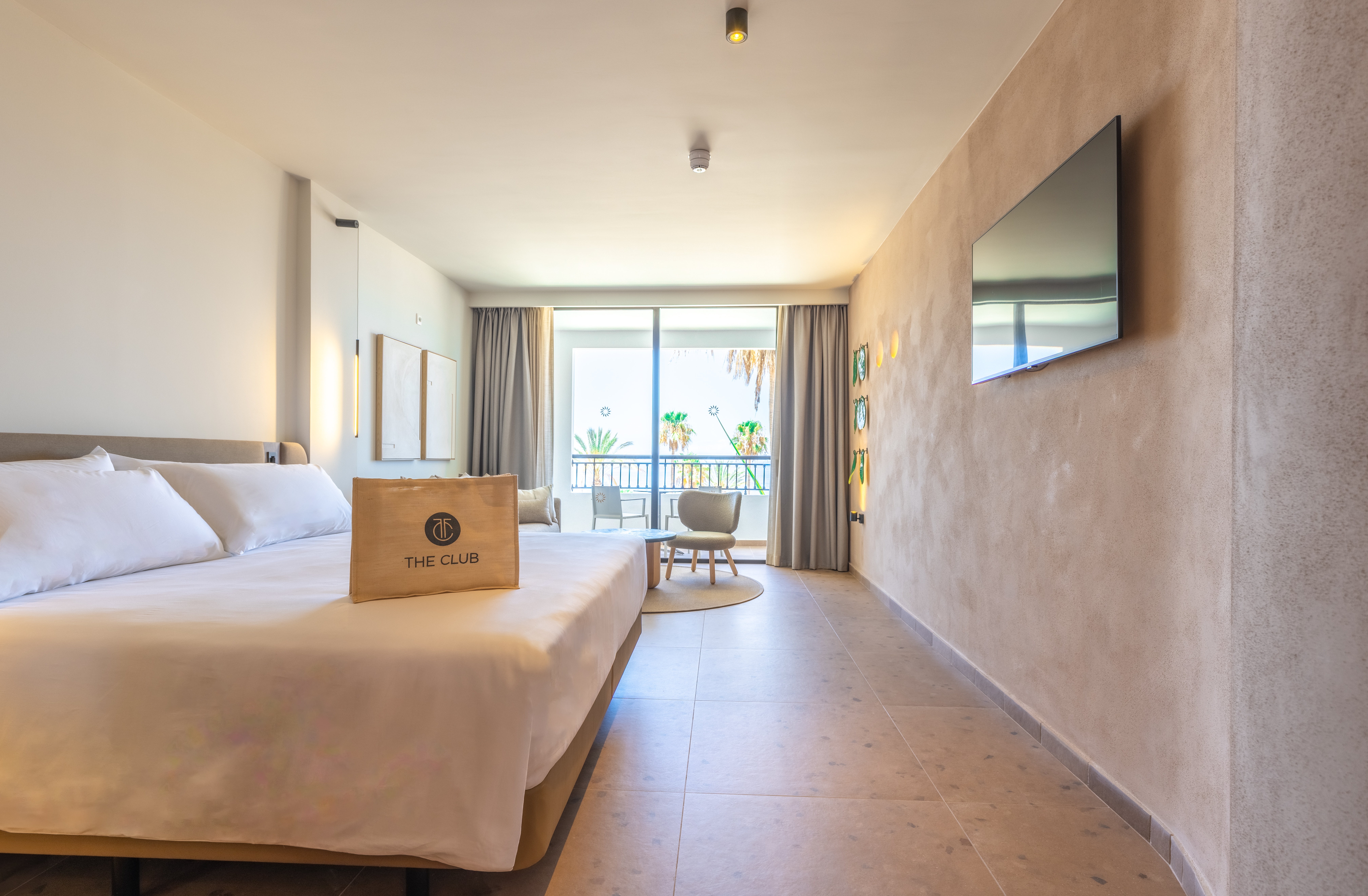 Club, Junior Suite, Deluxe, Lateral Side Sea View