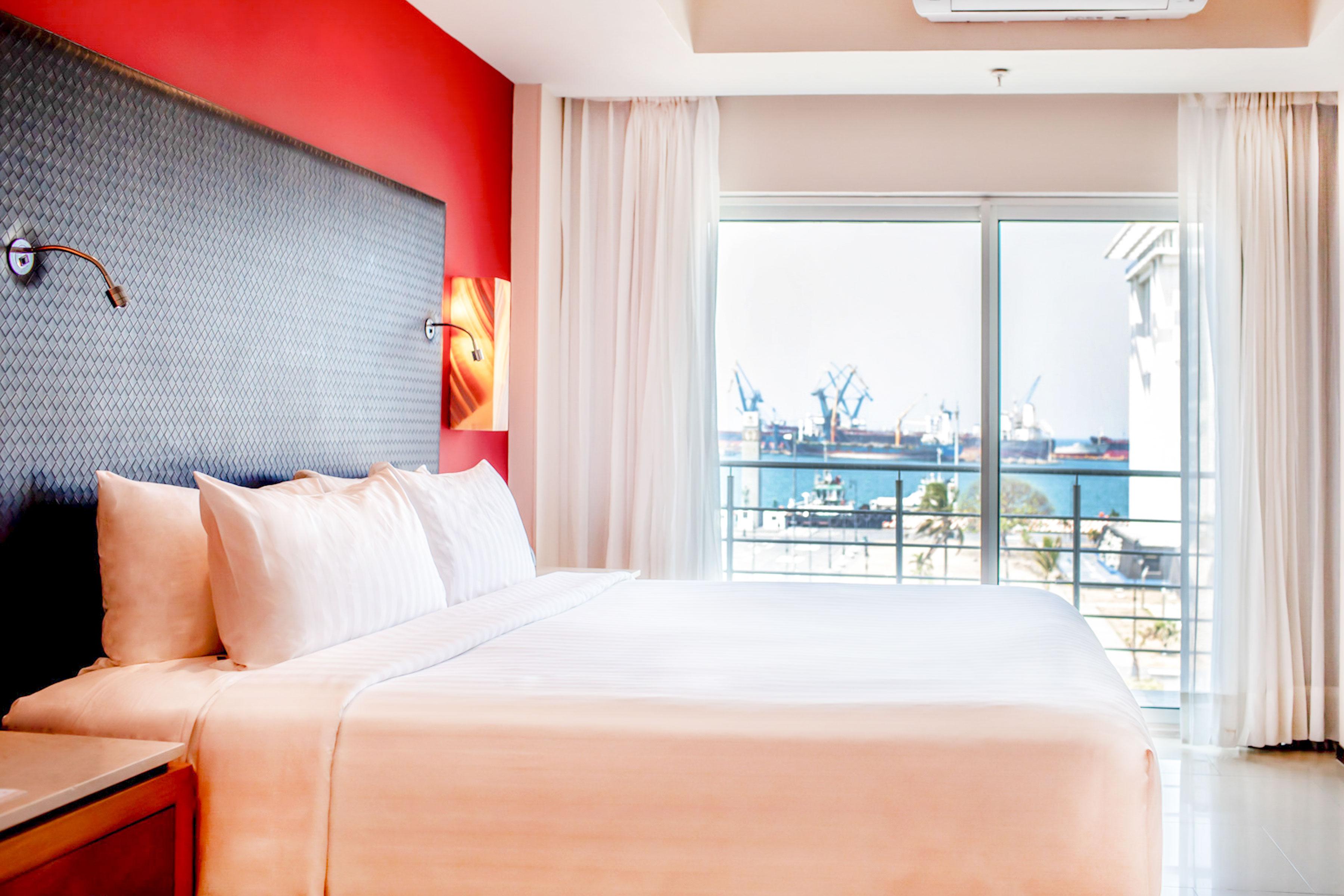 Executive, Suite, Street View